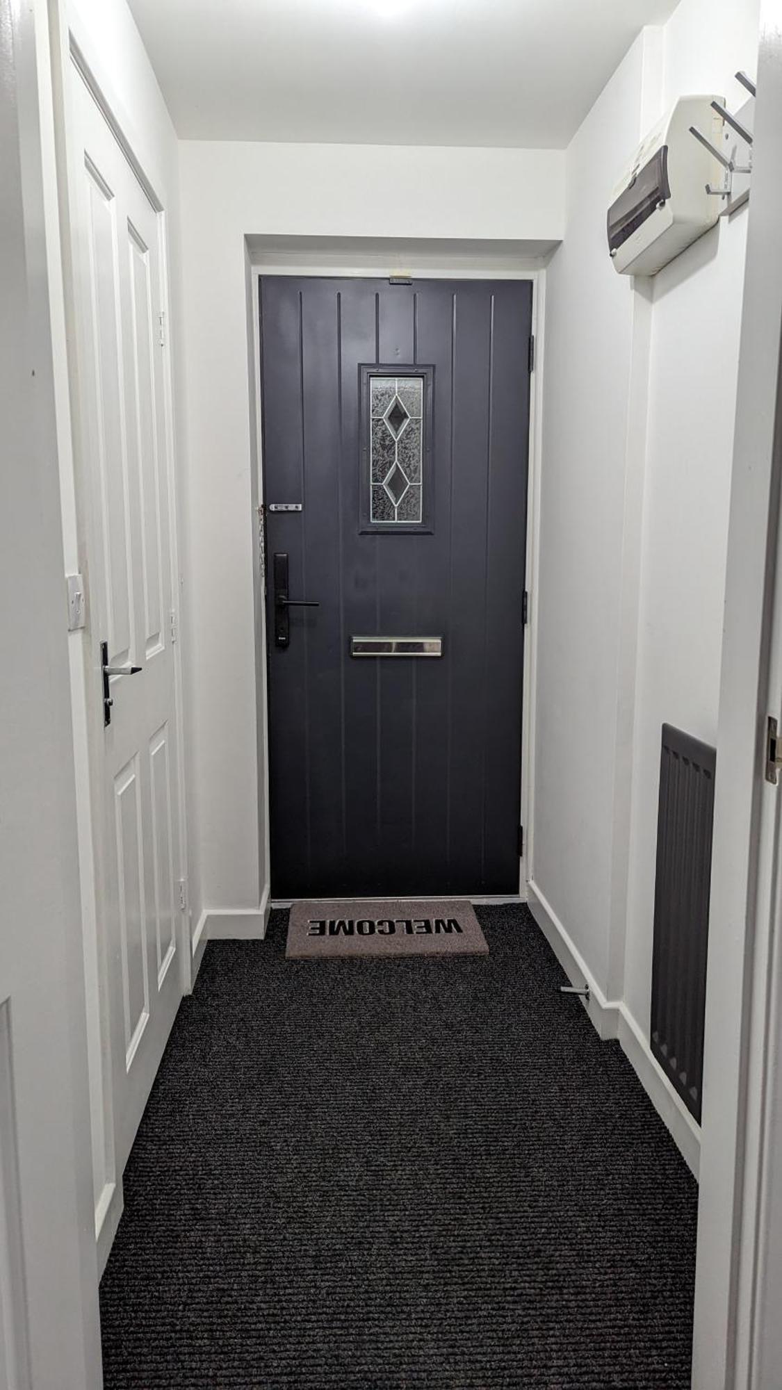 Clariturf - 4 Bedroom Semi - Private Parking Near Turf Moor, Town Centre, Transport And Motorway Links Next To Canal, 3 Parks And Lake - Sky And Netflix بيرنلي المظهر الخارجي الصورة